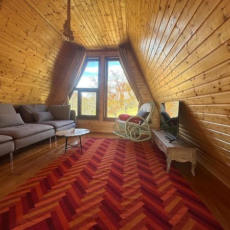 Rubicon Cabins Secaria Exterior photo