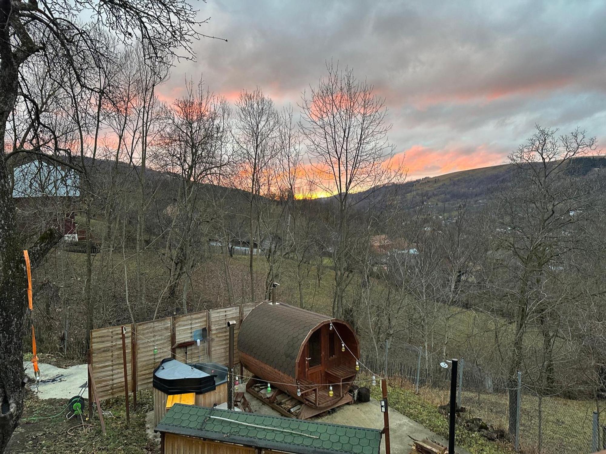 Rubicon Cabins Secaria Exterior photo