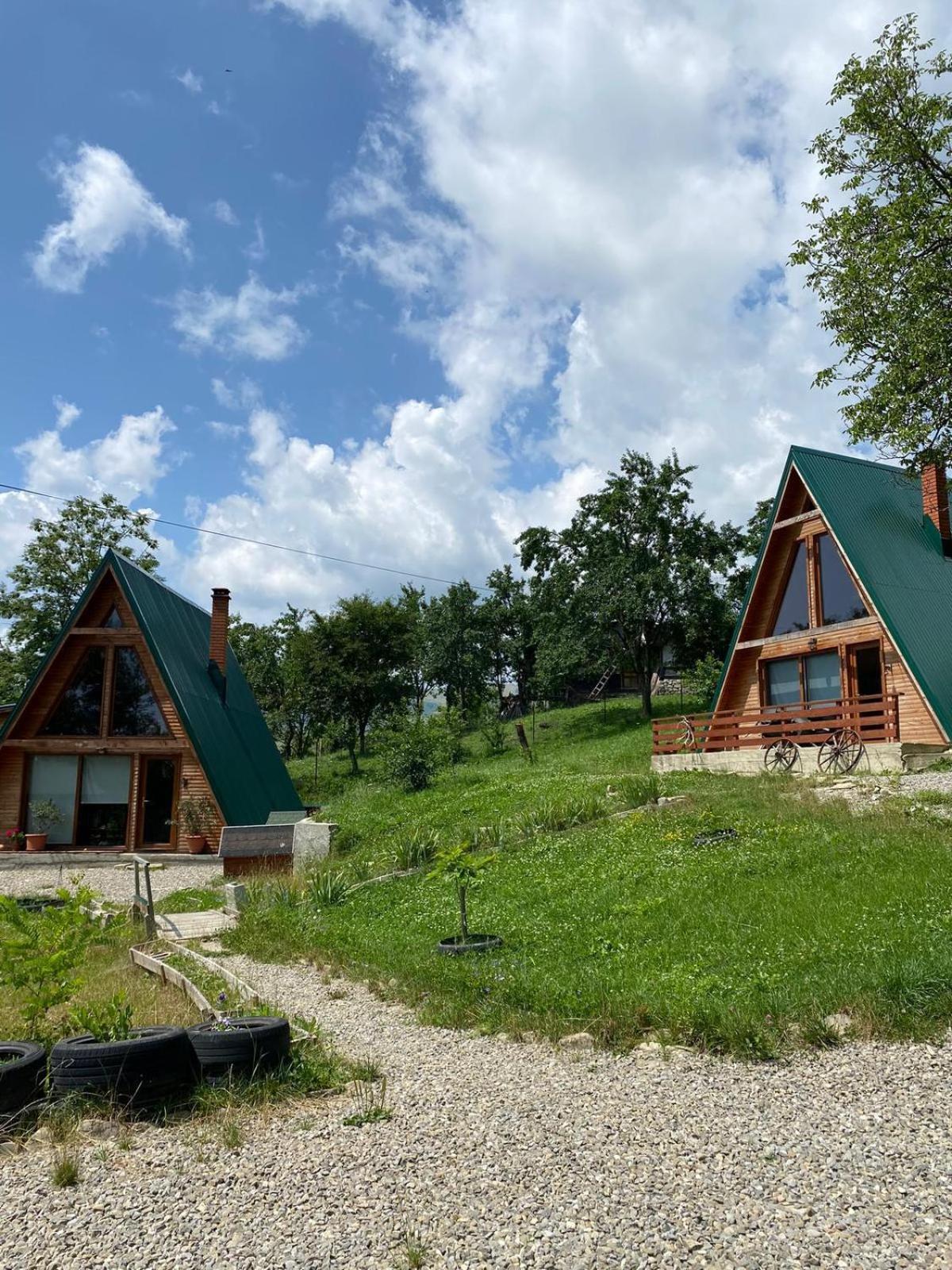 Rubicon Cabins Secaria Exterior photo