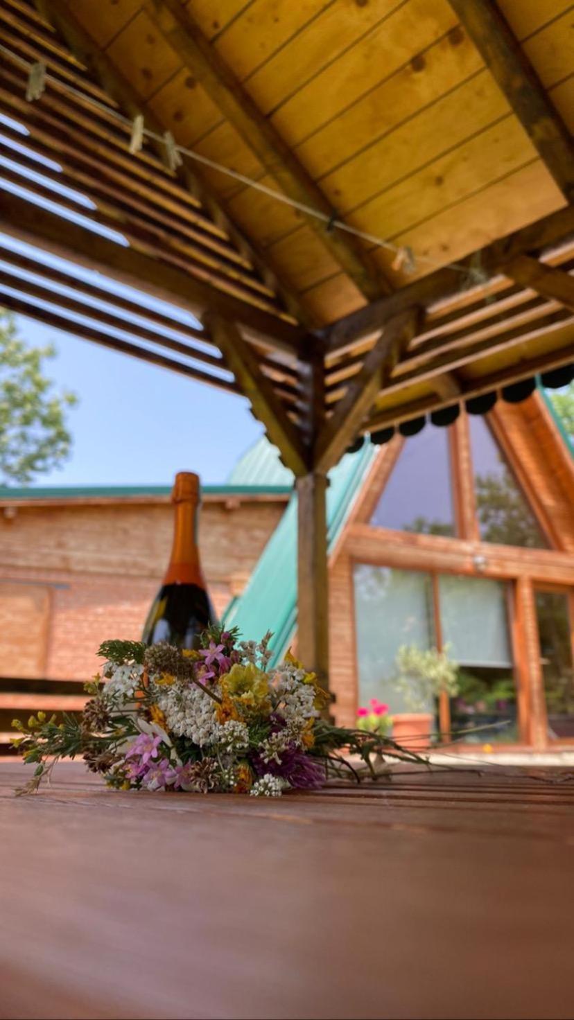Rubicon Cabins Secaria Exterior photo